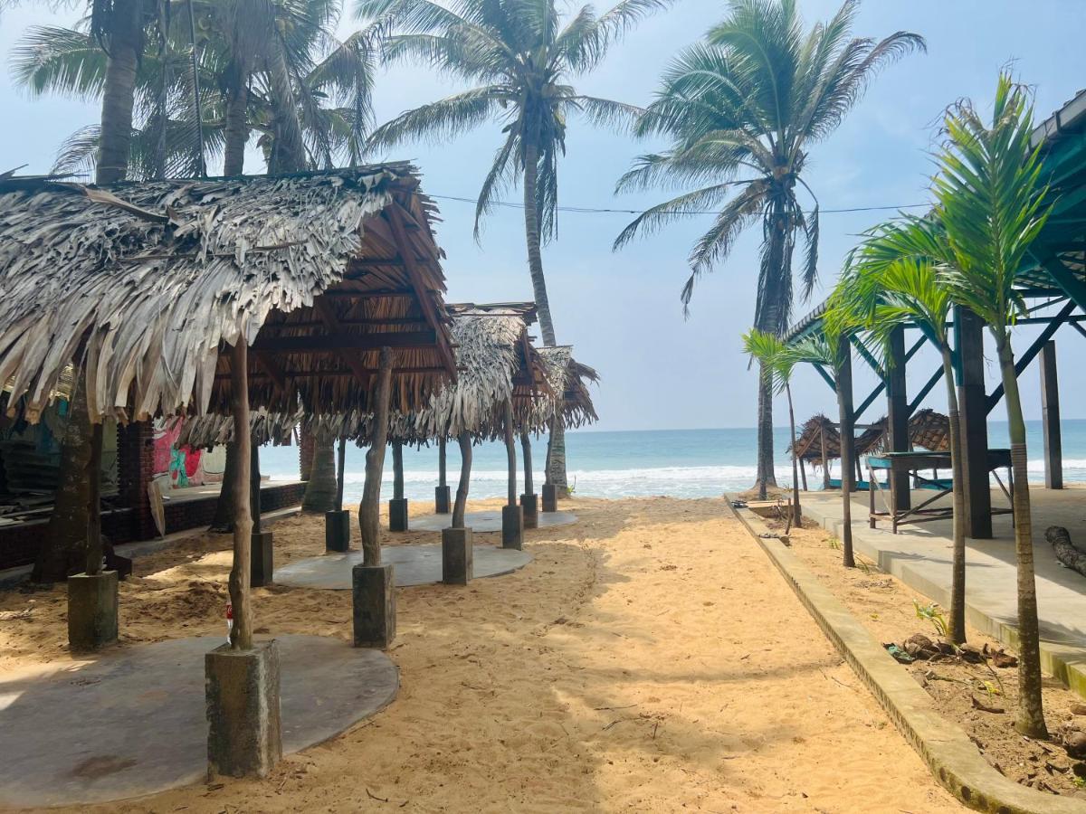 Sea Frame By Walkseylon Bed and Breakfast Hikkaduwa Exterior foto