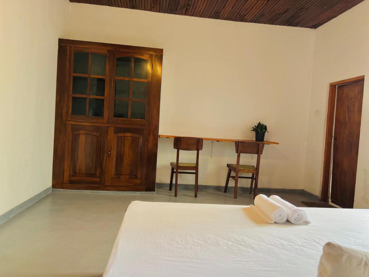 Sea Frame By Walkseylon Bed and Breakfast Hikkaduwa Exterior foto