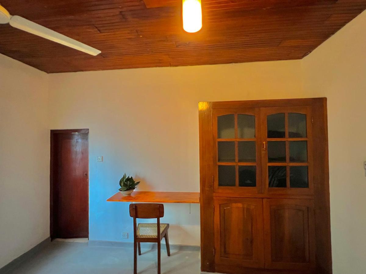 Sea Frame By Walkseylon Bed and Breakfast Hikkaduwa Exterior foto