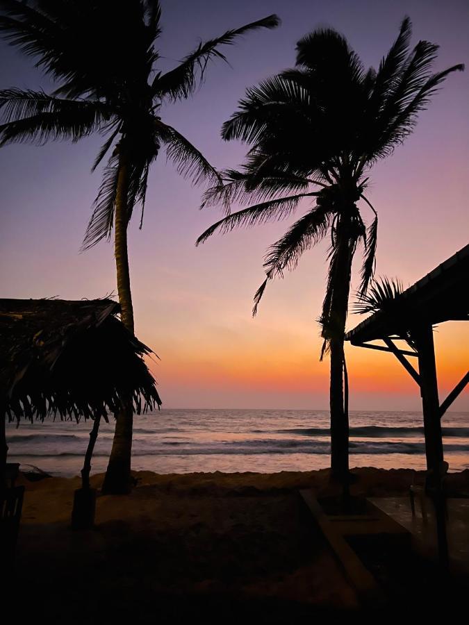 Sea Frame By Walkseylon Bed and Breakfast Hikkaduwa Exterior foto